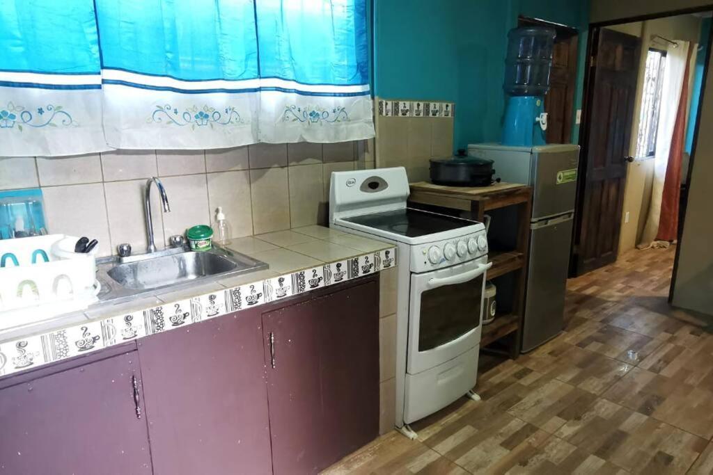 Manta Ray'S Cahuita Apart. Appartement Buitenkant foto